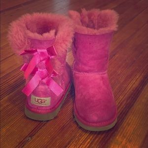 Uggs for kids with bow in the back